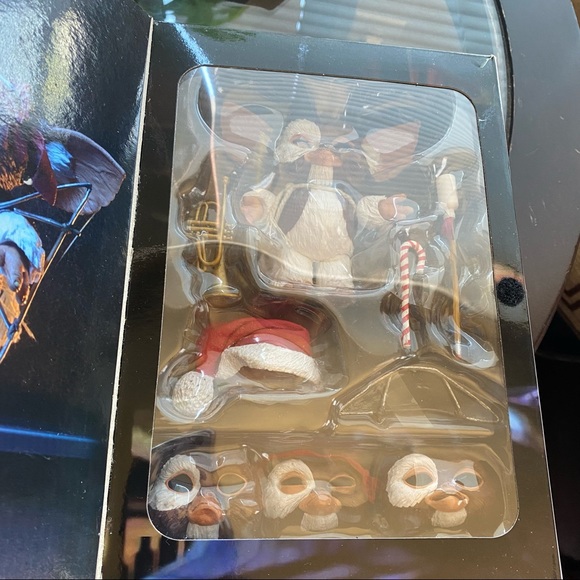 Gremlins NECA collectible action figure set - Picture 4 of 8